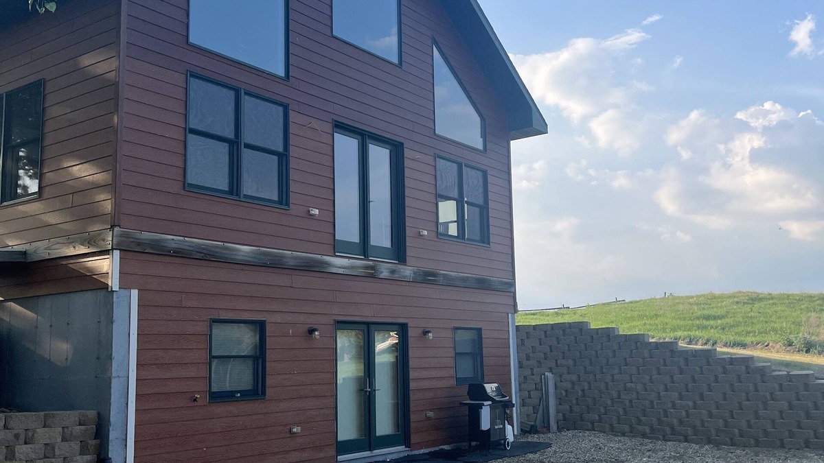Marshall County Cabin | Large cabin on a private lake. Lots of great fishing lakes in the area.