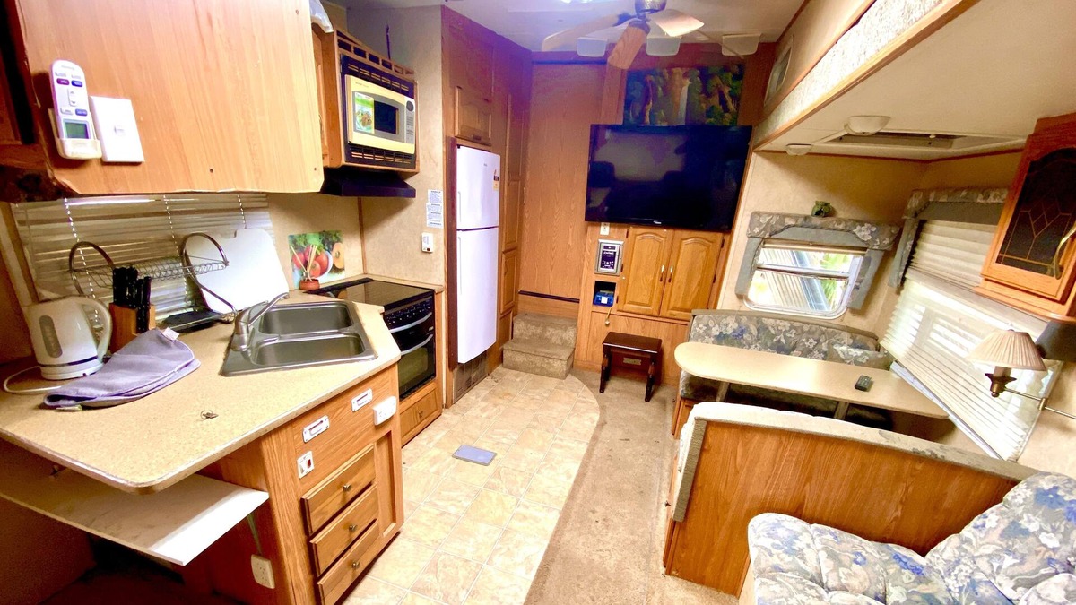Katherine South House | Large Caraven