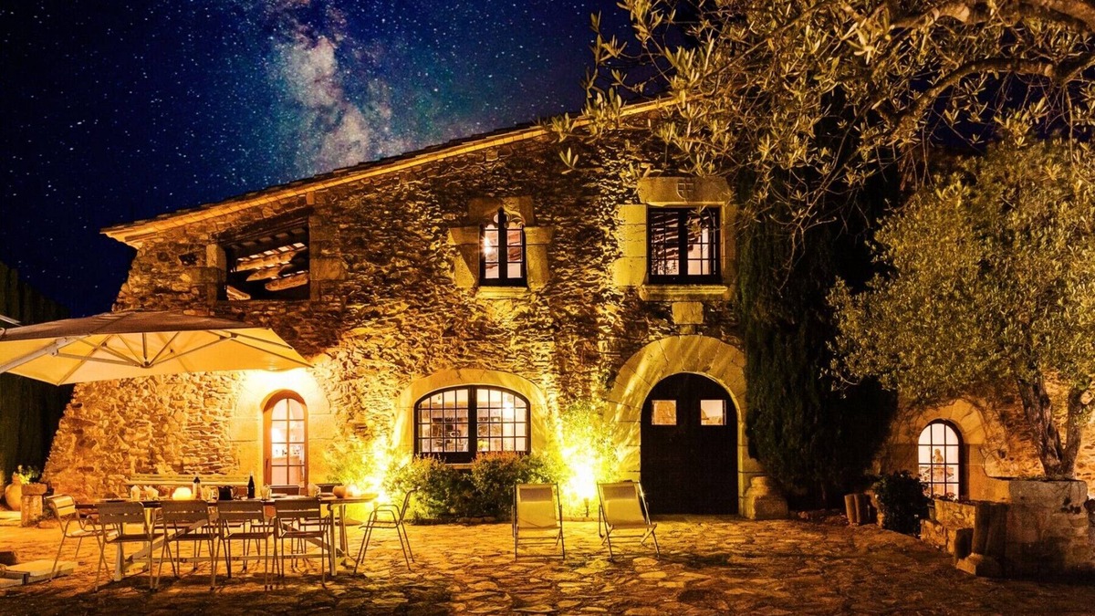 Forallac Villa | LARGE CATALAN FARMHOUSE WITH PRIVATE POOL, CLOSE TO PERATALLADA AND THE COAST