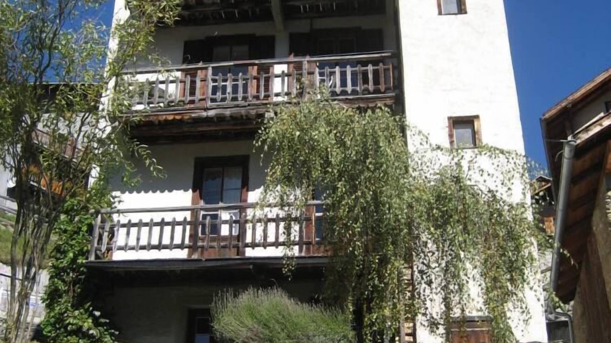 Le Tretien House | Large picturesque house with garden. Max 12 p.