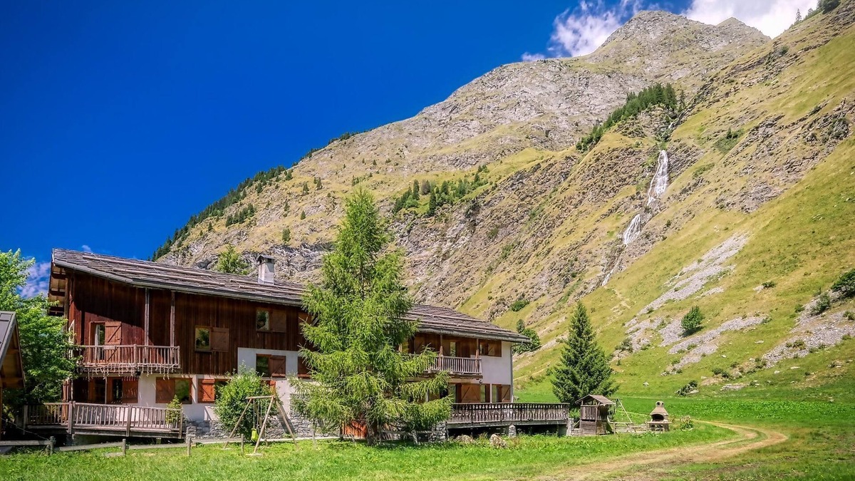 Champagny-en-Vanoise Ski Chalet | Large Chalet with a view, 7min away from la Plagne
