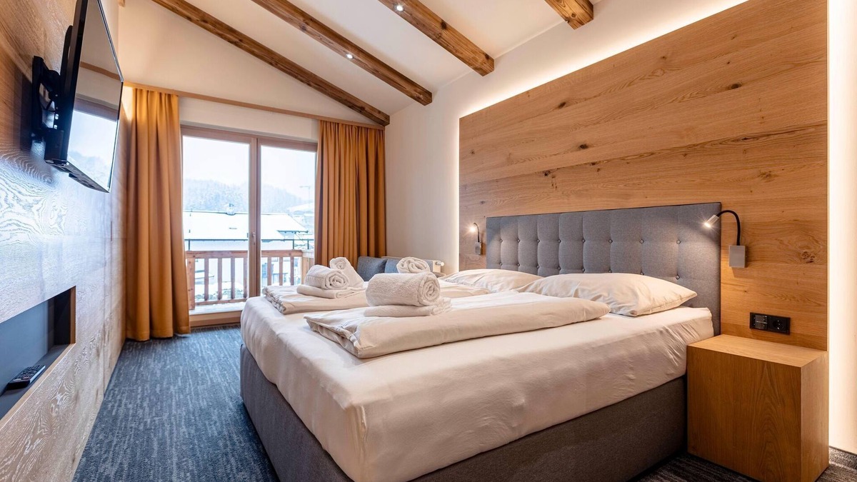 Reith bei Kitzbuehel Ski Chalet | Large chalet with carmine and wellness area