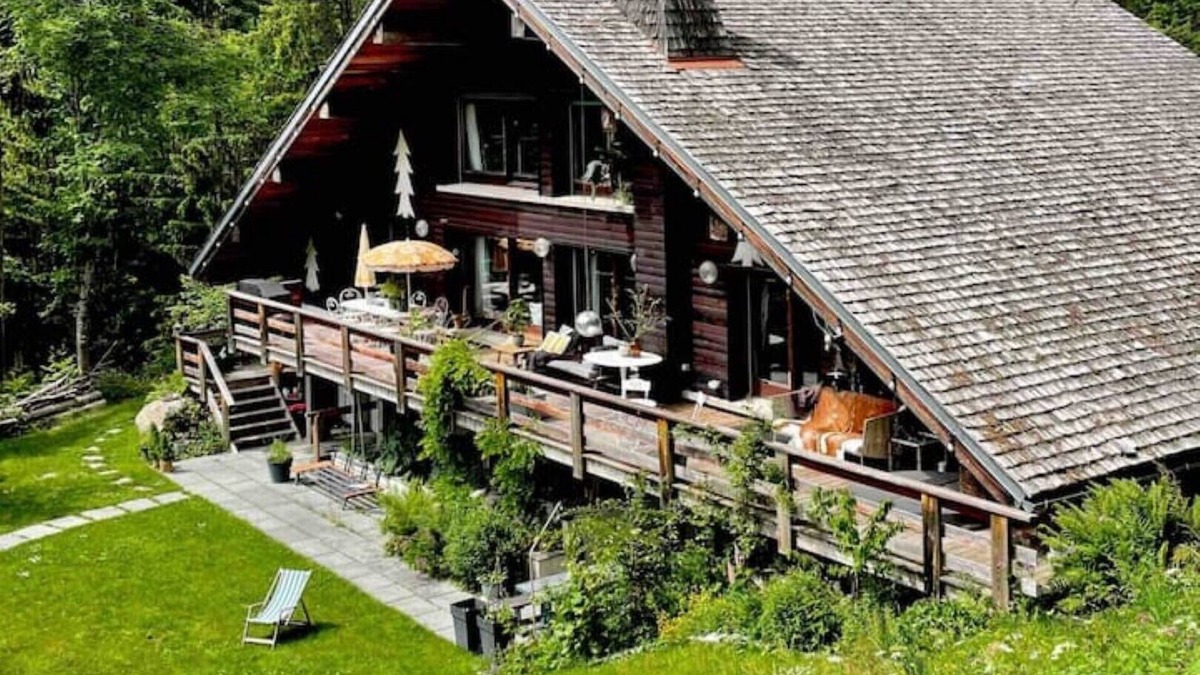 Le Lavancher Ski Chalet | Large chalet, peaceful setting ideal for Cham adventures, Flégère & Grand Montet