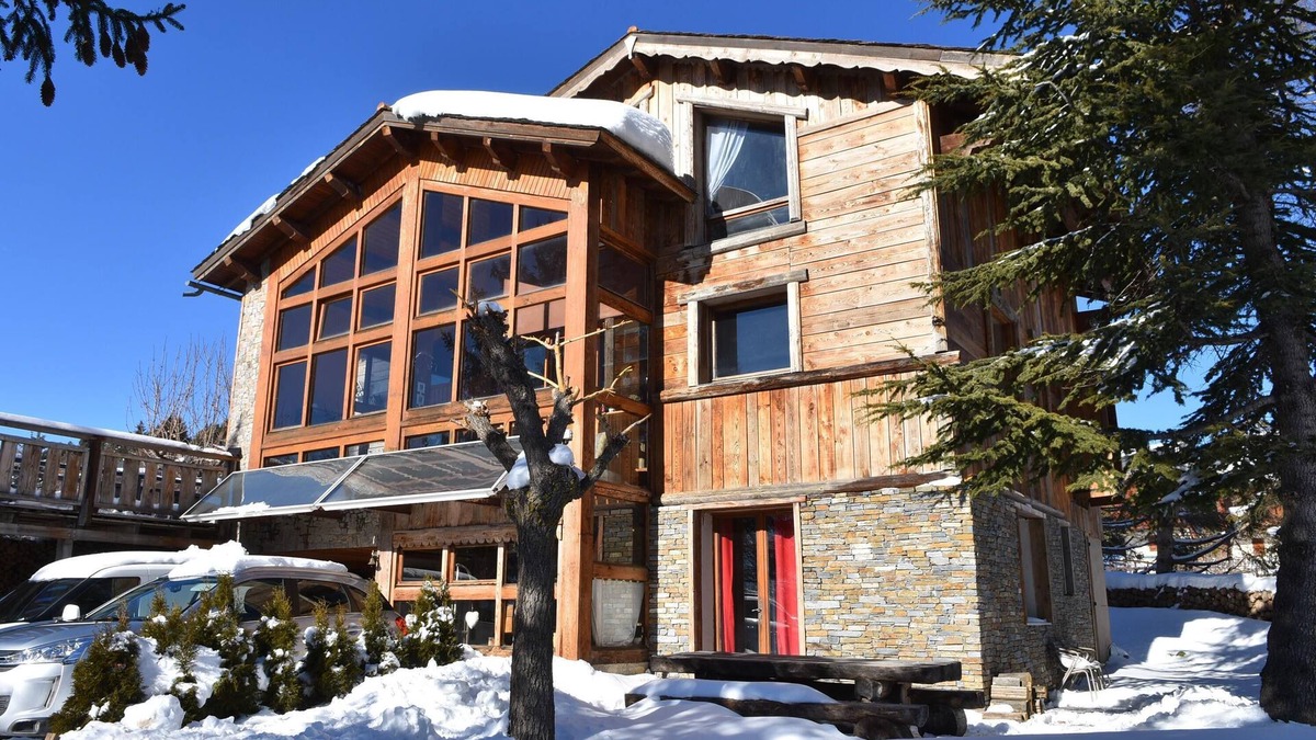 Superbolquere Ski Chalet | Large chalet for 12 people