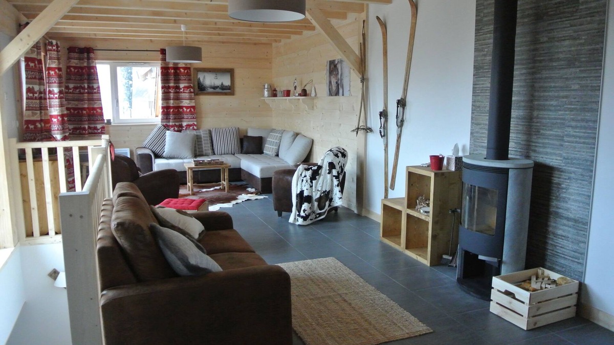Laveissiere Ski Chalet | LARGE CHALET HEART OF RESORT, SKIS ON FOOT, FOR 15 PEOPLE 4 *