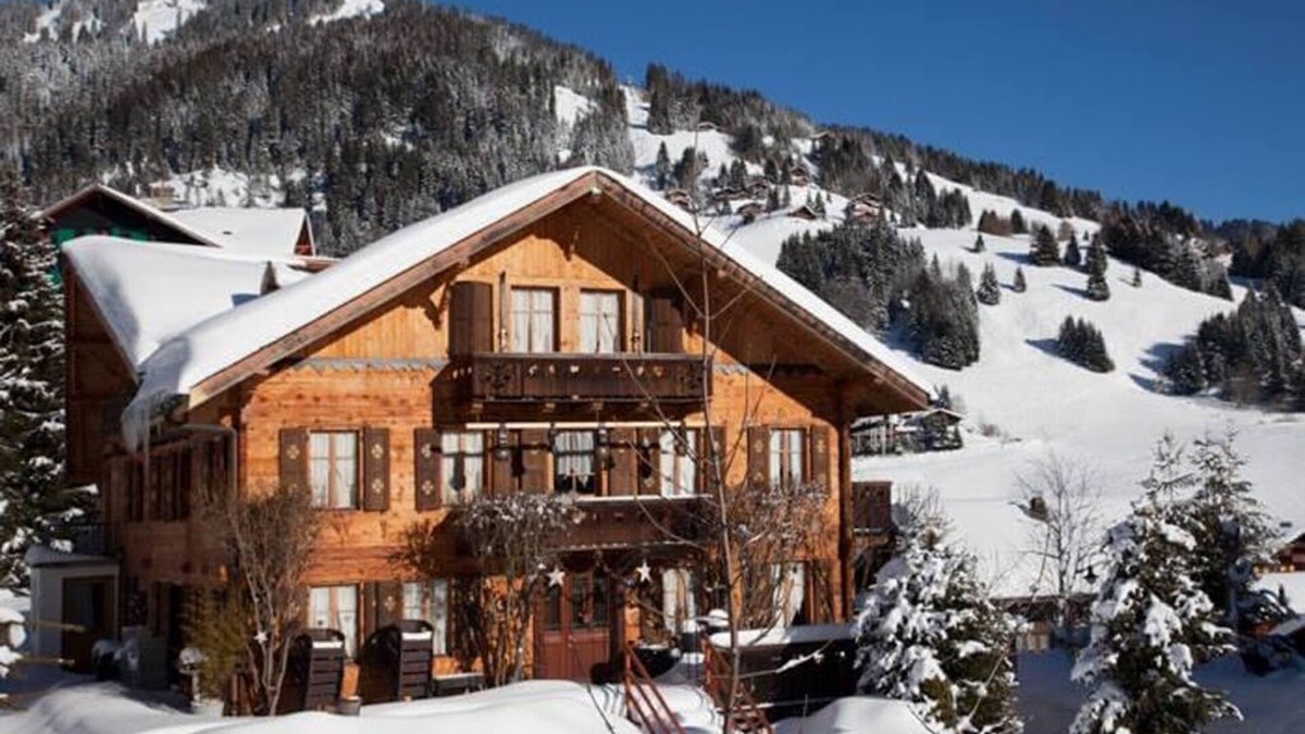 Morgins Ski Chalet | Large chalet to rent for 20 people
