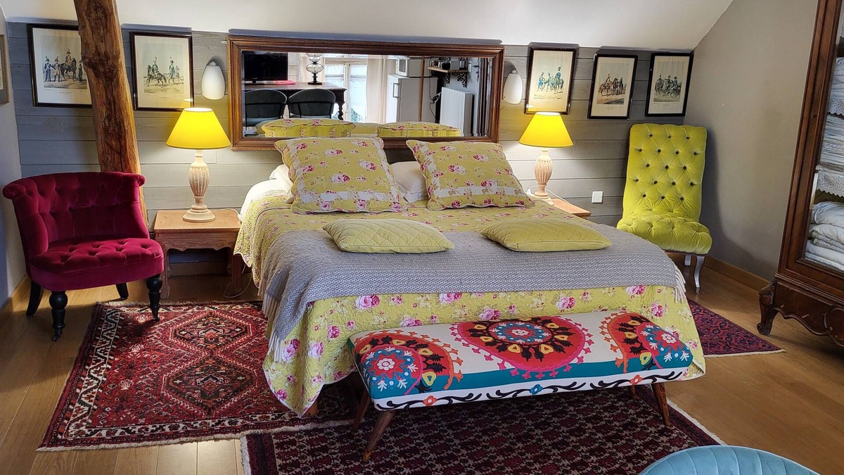Ury Bed & Breakfast | LARGE CHAMBRE D'HOTES FAMILY SUITE FOR ONE TO FOUR PEOPLE WITH SWIMMING POOL