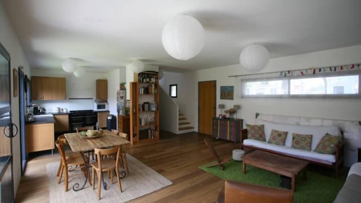 Montreuil House | Large city house with a garden