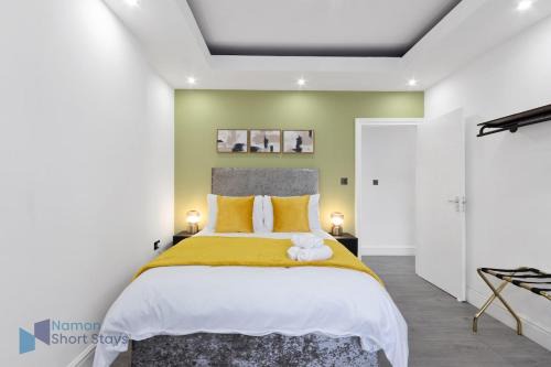 Coulsdon West House | Large Comfy 4 Bedroom House, Ideal for Workers, FREE Parking
