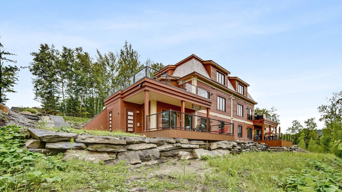 Ayers Cliff Condo | Large condo view & access to Lac Massawippi, near Ski Orford, Magog, Sherbrooke!