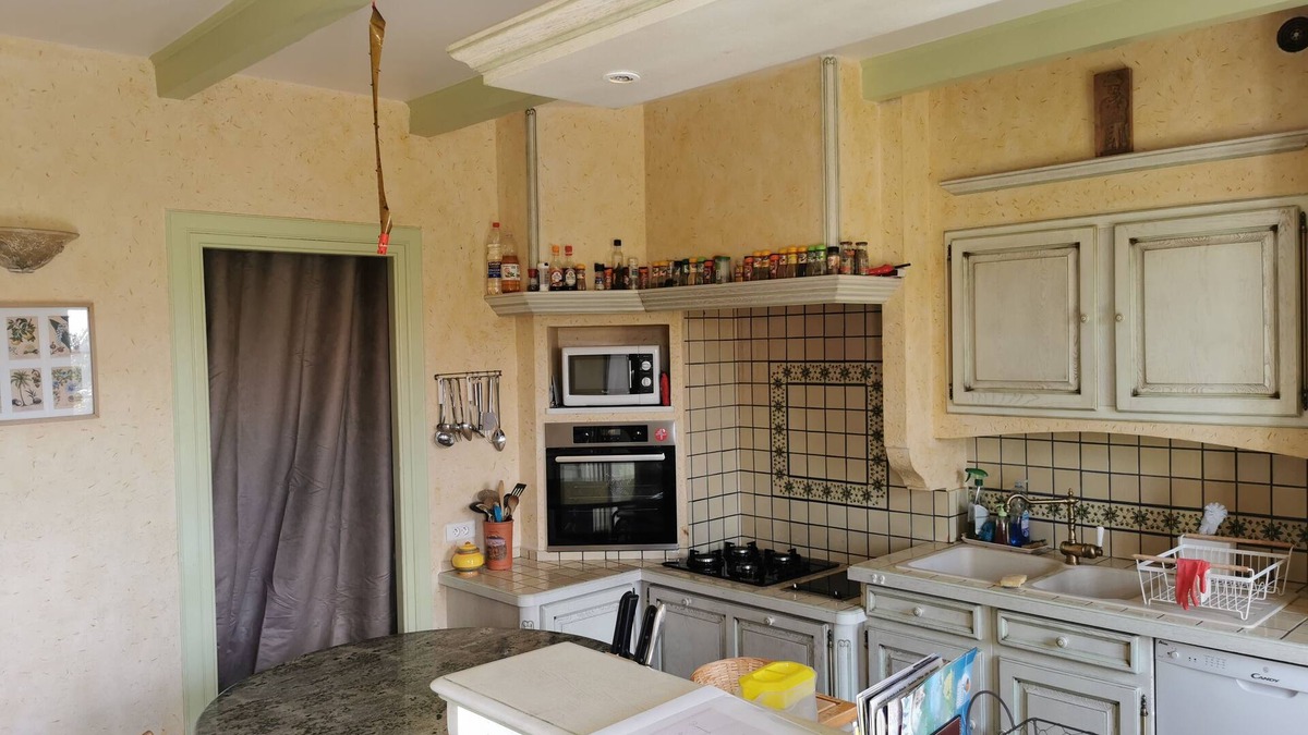 Ceaux-d'Allegre House | Large country house with swimming pool and playground.