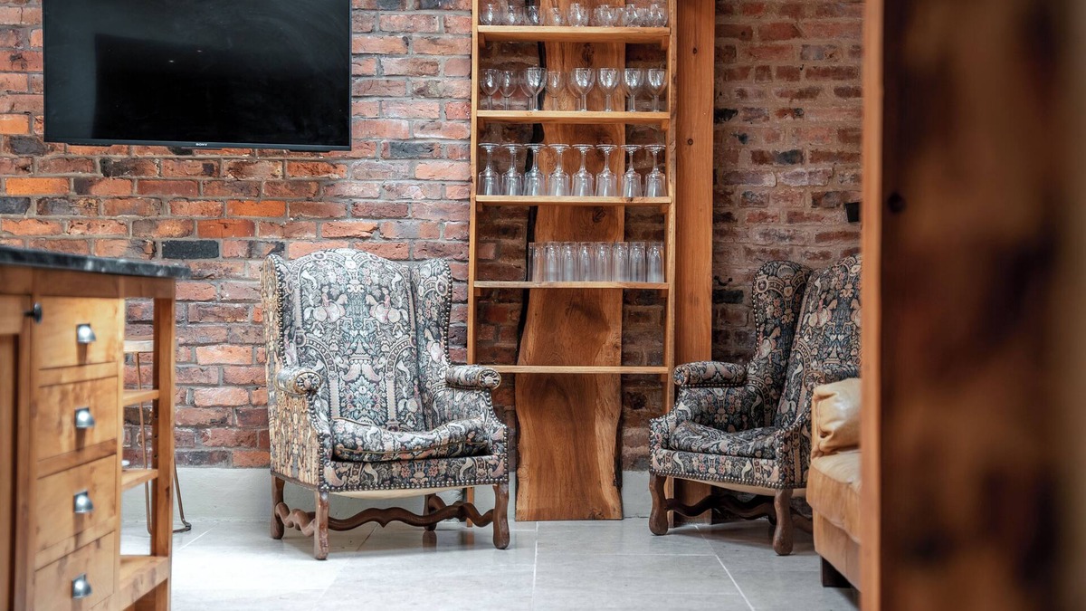West Heslerton House | Large country holiday home close to the coast and sweet market towns.
