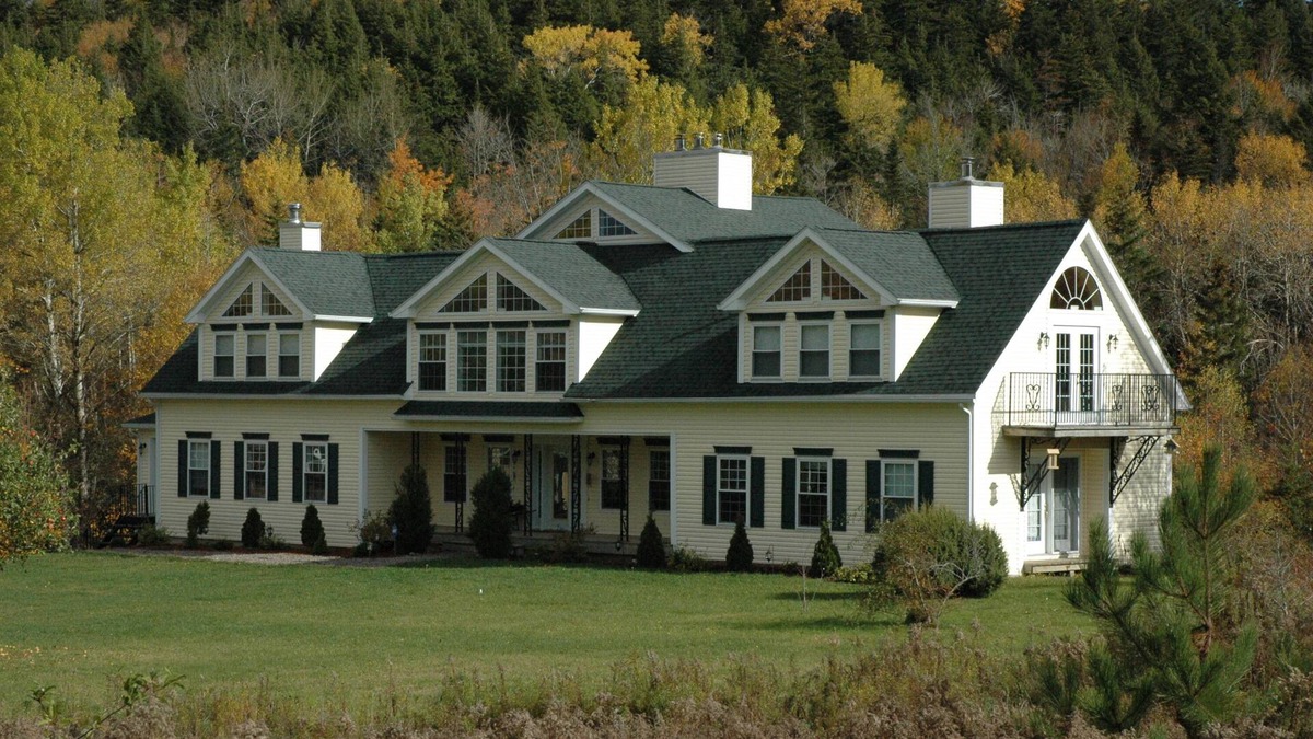 Meadowville House | Large country home for family and friends retreats.