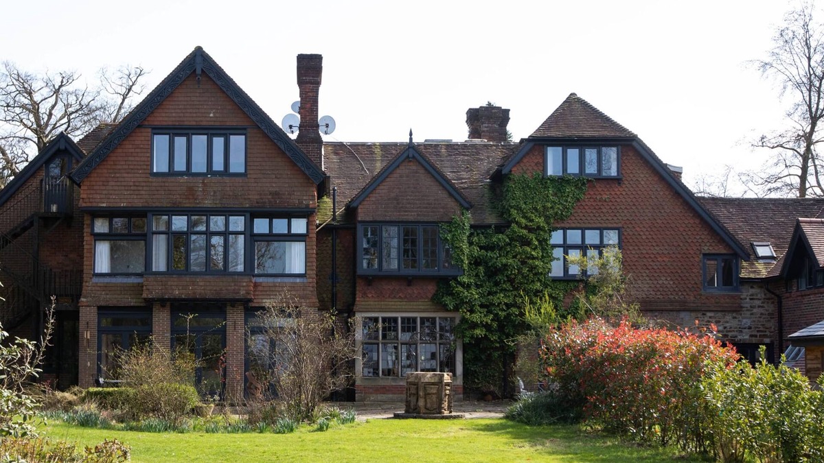 East Grinstead House | Large Country House in Ashdown Forest