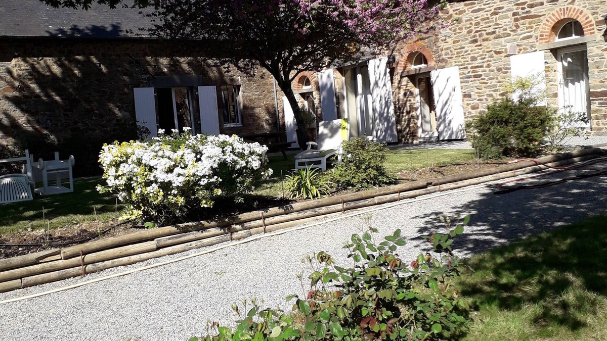 Pipriac House | Large country house in stone farmhouse