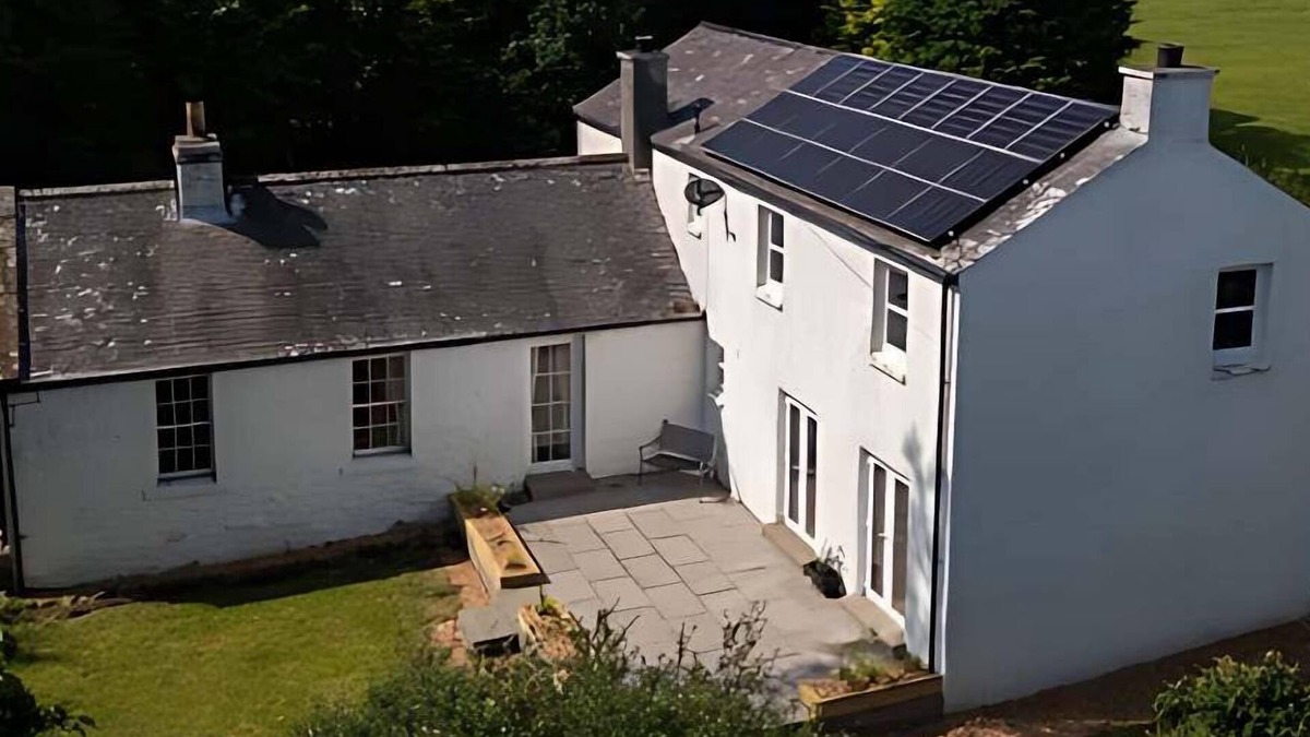 Newton Stewart House | Large country house with garden, sauna, hot tub & games room by Get Better Getaw