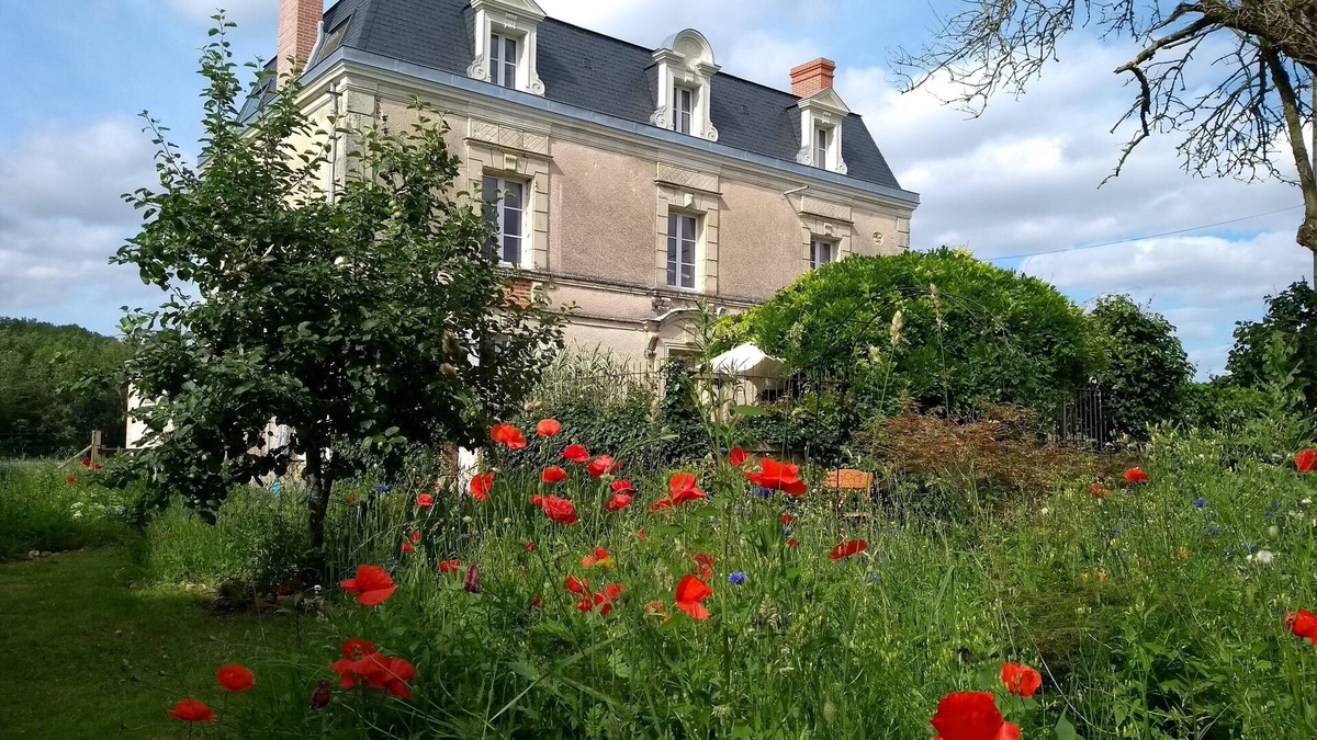 Misse House | Large country mansion with chef's kitchen in Loire wine and chateau region
