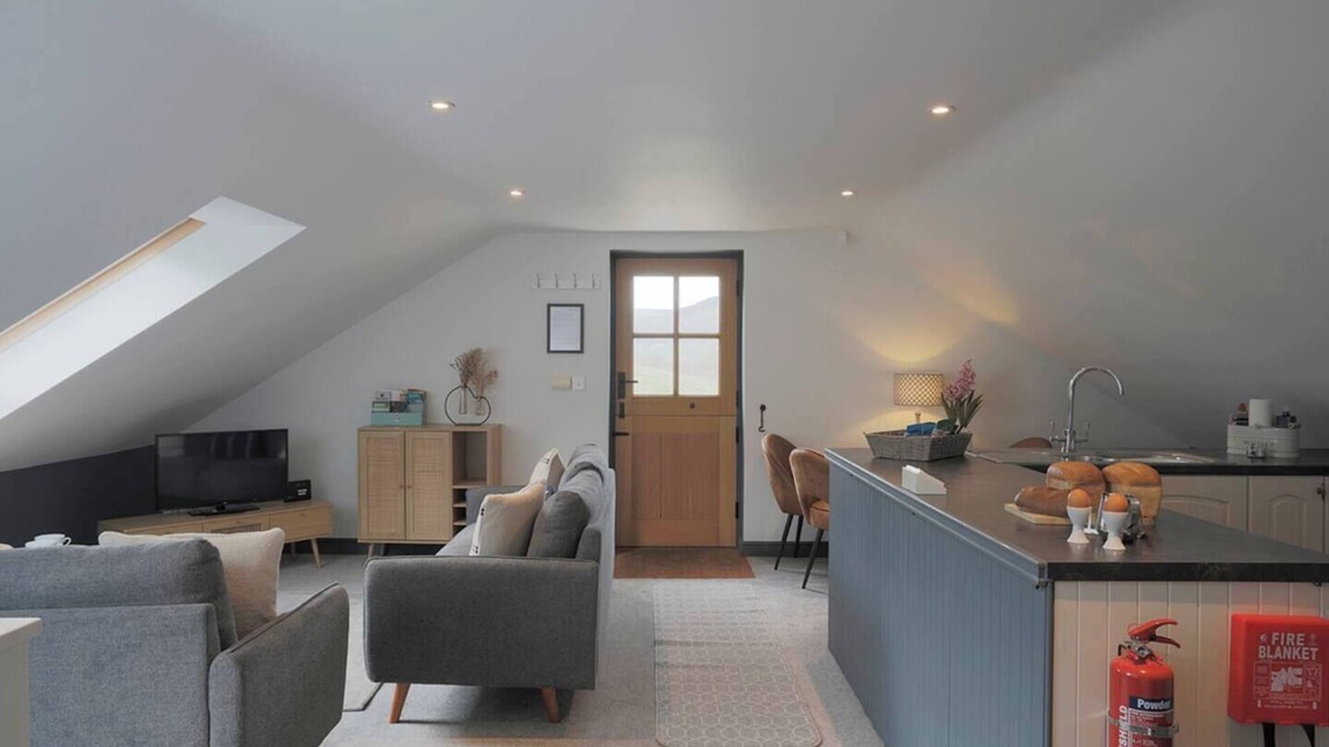 Lofthouse Apartment | Large, cozy detached 1st floor flat with far reaching views, ideally located for exploring Yorkshire