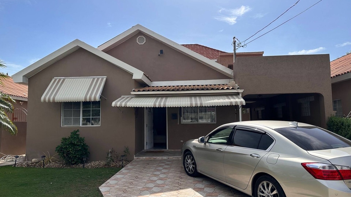 Caribbean Estates House | LARGE COZY HOME FOR YOU AND YOUR FAMILY, NICELY DECORATED, QUIET. GATED
