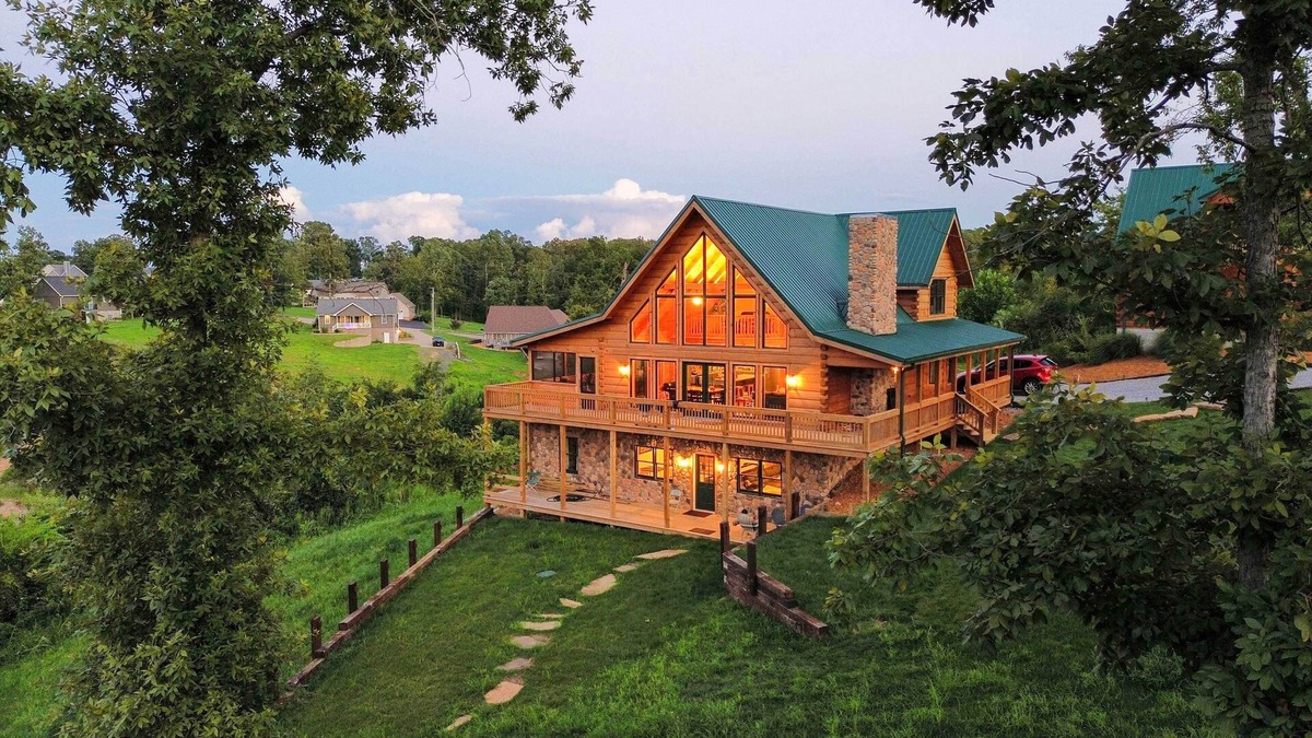 Gilbertsville Cabin | Large Deck & Shared Dock: Cabin on Kentucky Lake!