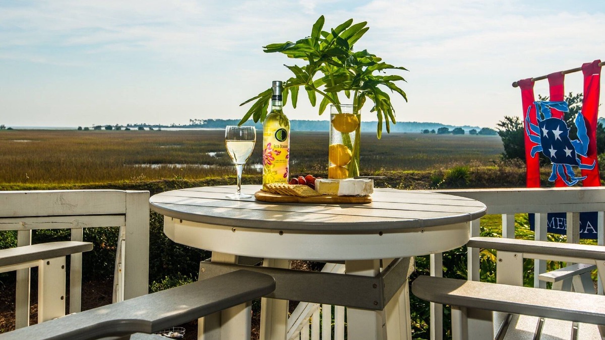 Oceanmarsh Subdivision Villa | Large Deck with Awesome Ocean & Marsh View! Free WiFi! Free Hunting Island pass!