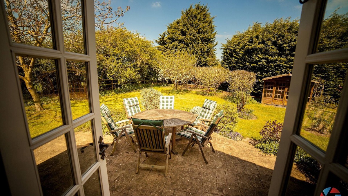 Needingworth House | Large Detached Bungalow and Garden Within Village with pubs and shop