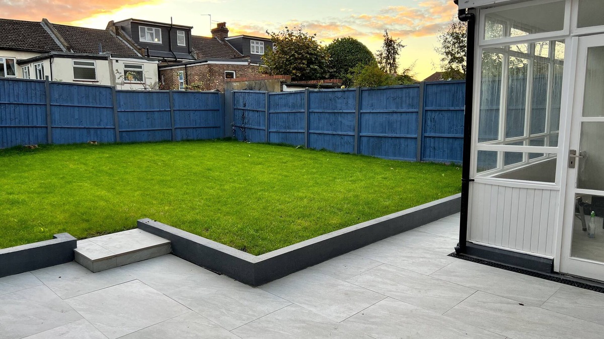West Finchley House | Large detached house, ideally located for local amenities and public transport