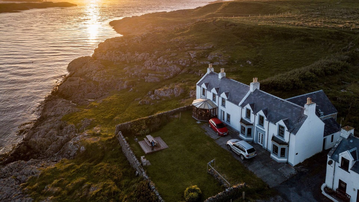 Portnahaven House | Large Detached Ocean Front House with Stunning Views