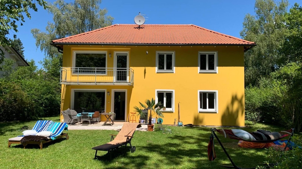 Munchen District Villa | Large dream house in noble suburb of Munich, 15min. City centre, 12min. lake