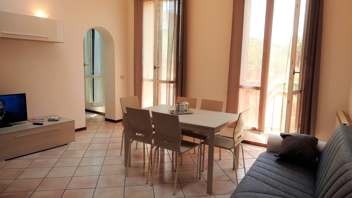 Ravenna Apartment | Large duplex apartment sleeps 5, private parking space, in the center
