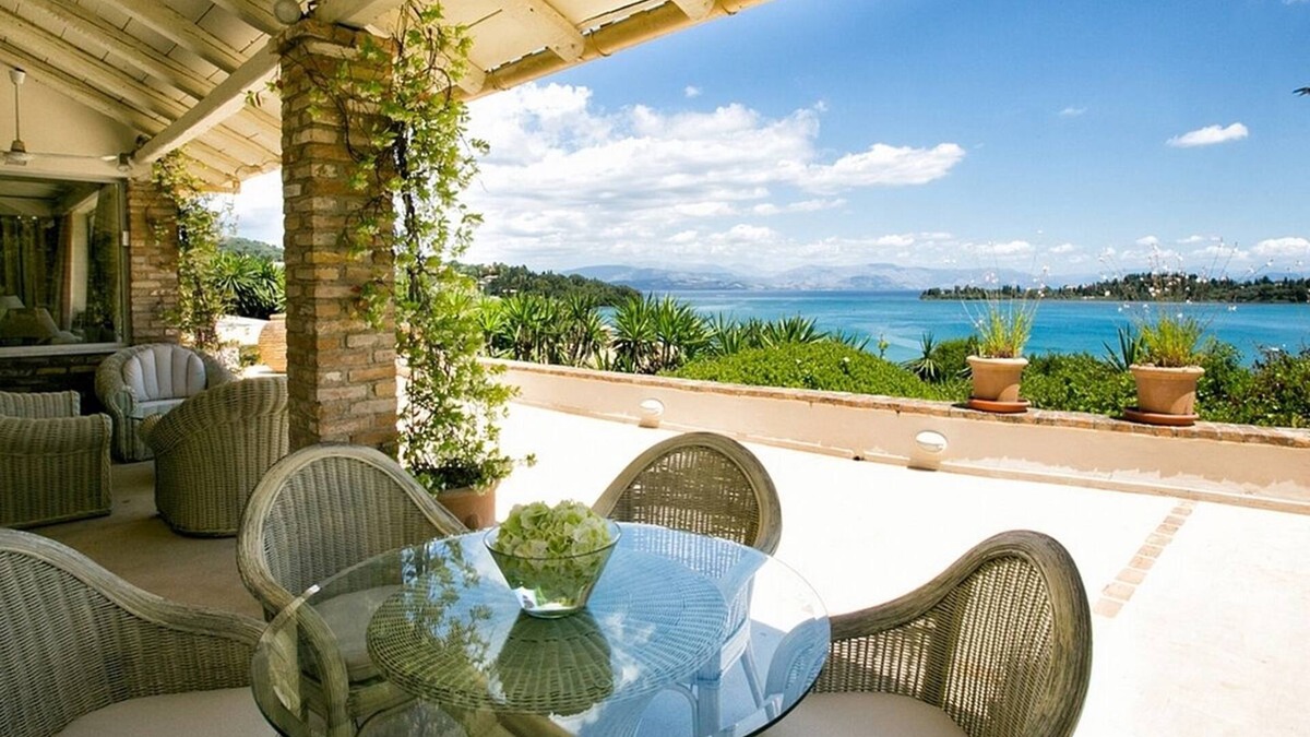 Gouvia Villa | Large Elegant Villa, Stunning Sea Front Position with Direct Access to Gouvia Beach, Pool & Gym!