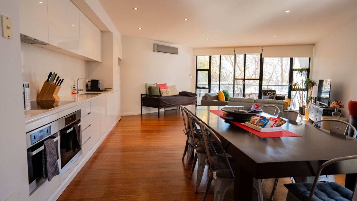 Yarralumla Apartment | Large Executive 3 bedroom