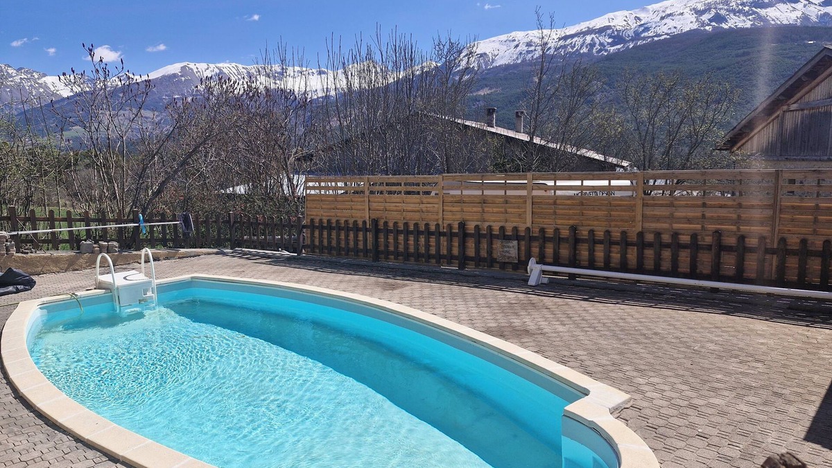 Faucon-de-Barcelonnette House | Large family home in the mountains with swimming pool