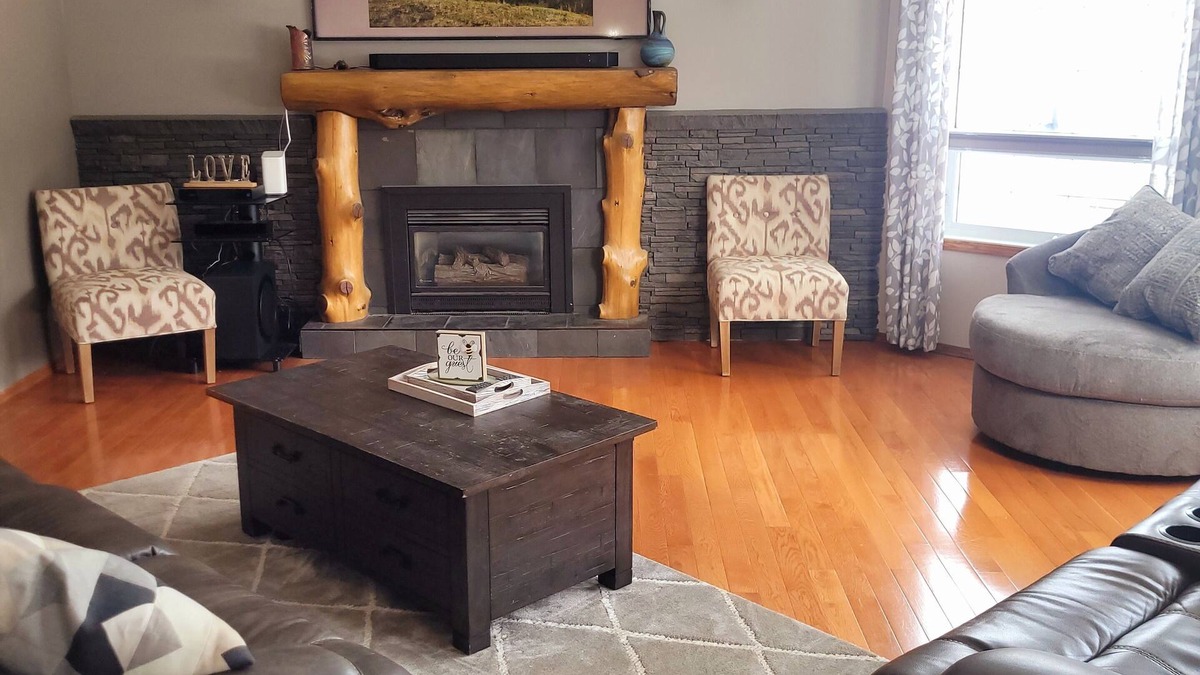 Bellevue House | Large Fam Friendly Home - Hot Tub- Air Conditioning - Game Room - Child Friendly