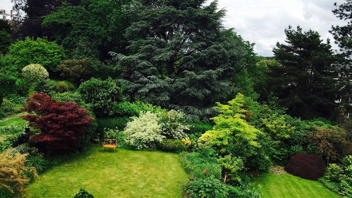 Postel House | Large Family House With Garden in City Center