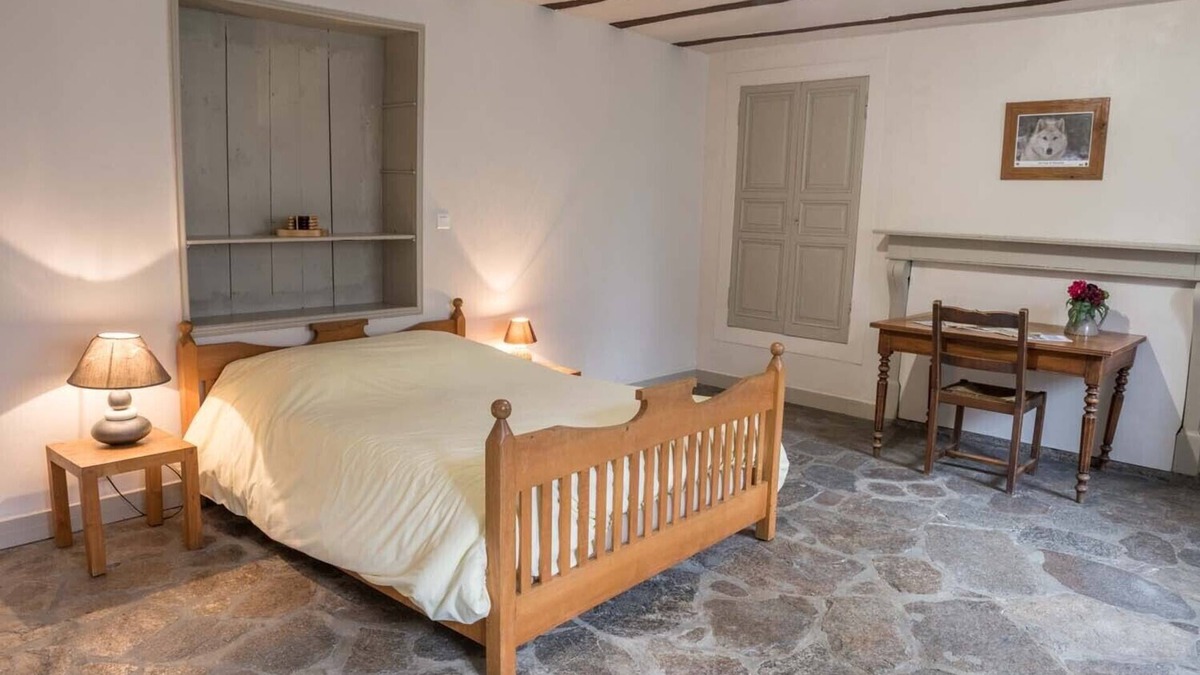 Saint-Leger-de-Peyre House | Large family gîte in a manor house for 10 people in the Parc des Loups