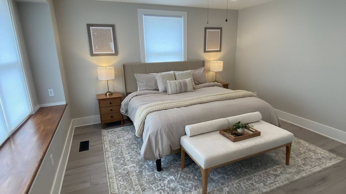 Sheridan House | Large Family Bungalow Sleeps 14, Close to Grand Park, Newly Renovated Private