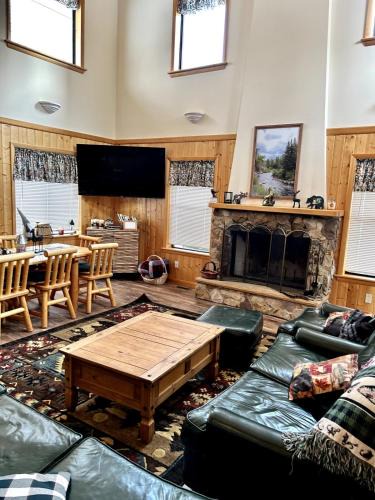 Kamas House | Large Family Cabin Near Park City
