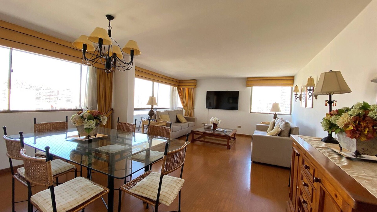 Santiago Apartment | Large Family Friendly Apt with the best views of the Mountains and City