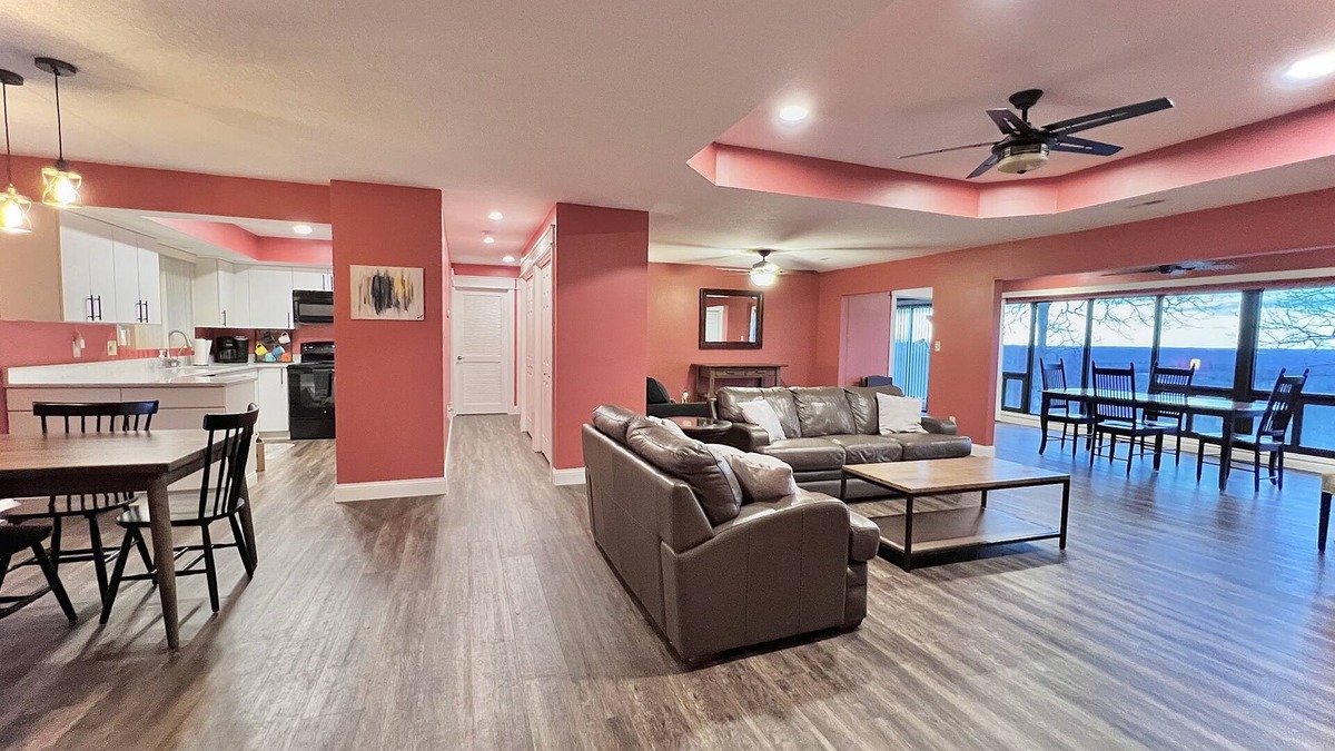 Lake Ozark Condo | Large Family Friendly Condo at the Lake of the Ozarks