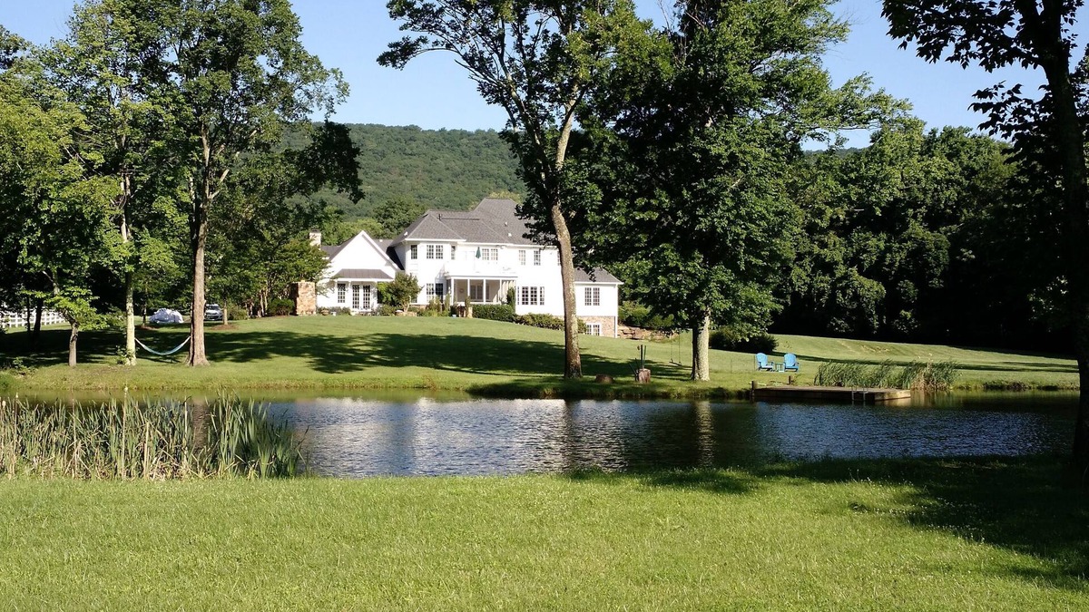 Haymarket House | Large Family getaway,16 acres in golf community, wineries, hiking, biking nearby