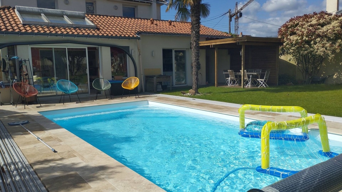 Vertou House | Large family home 245m² near Nantes with heated indoor pool