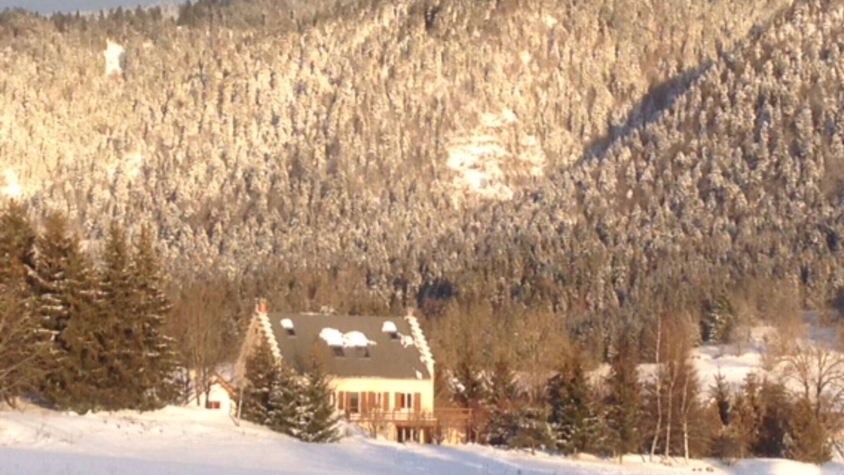 Autrans-Meaudre-en-Vercors House | Large family home 7 bd. 15p and +Possibility of renting from Sunday to Sunday