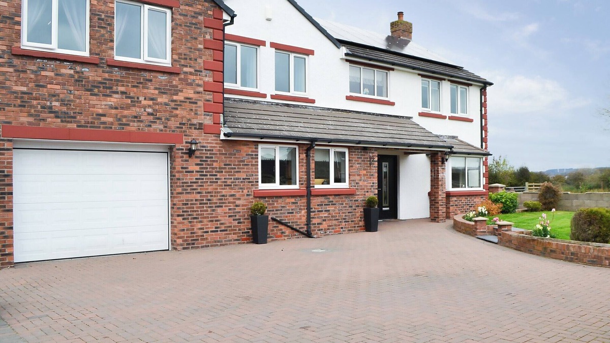 Dearham Cottage | Large family home ideal for a special occasion or family get together.