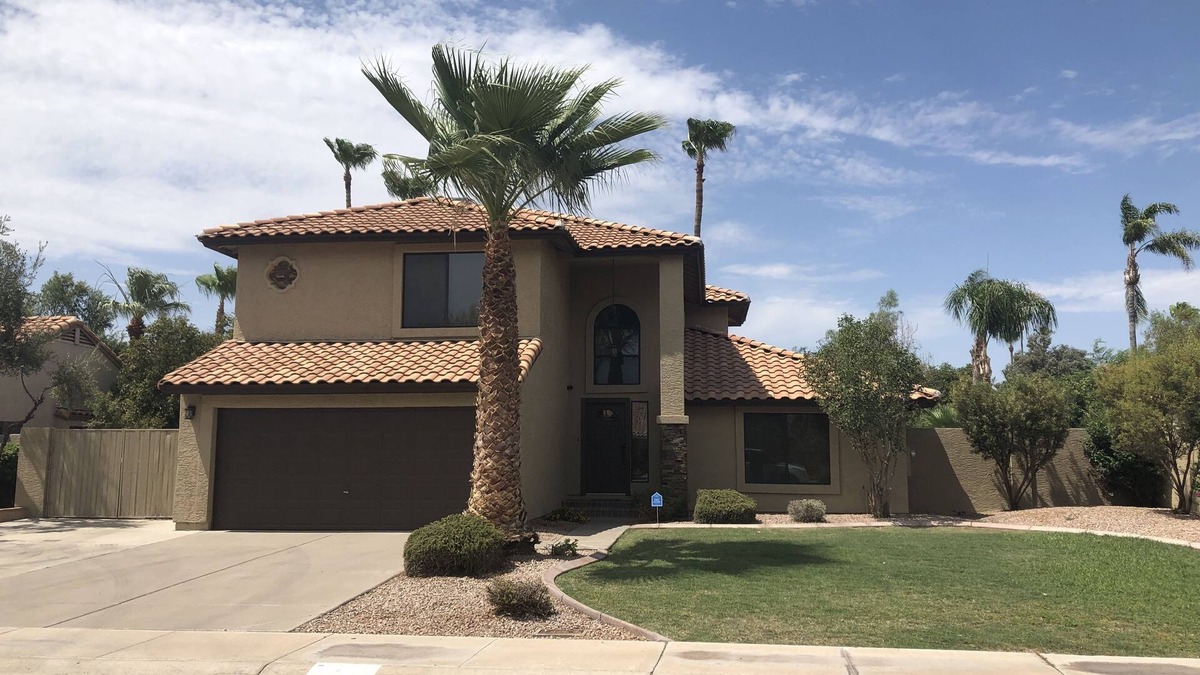 Paradise Park Vista House | Large family home, prime location w/private pool/spa, free WiFi/cable/Netflix!