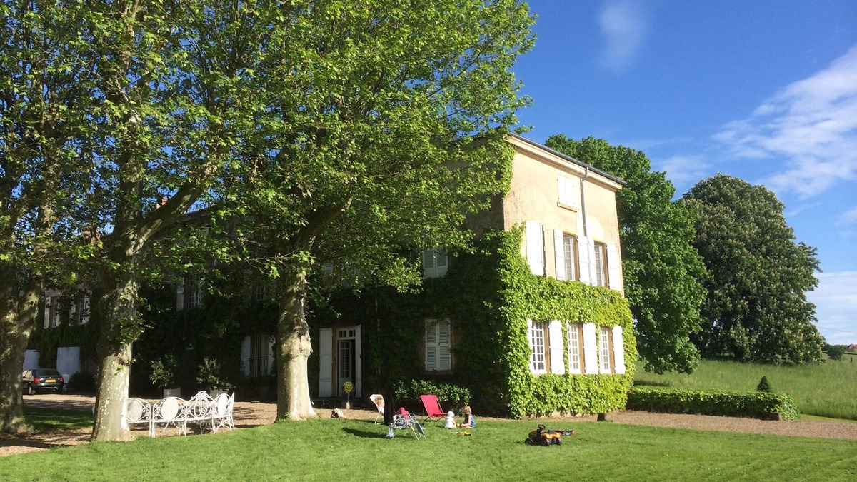 Perreux House | Large family mansion XVIII century.