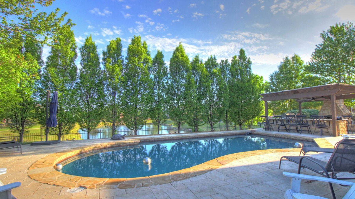 Owasso House | Large family retreat with amazing pool in Owasso