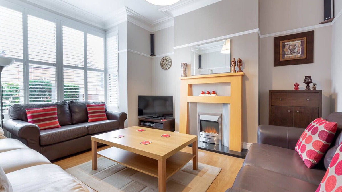 Muston House | ❤️ Large Family Self Catering Holiday House-Filey