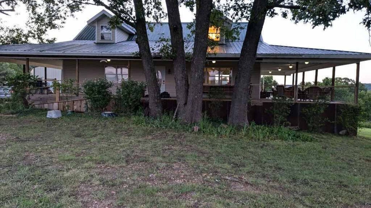 Cape Fair Other | Large Farmhouse in Ozark Mountains