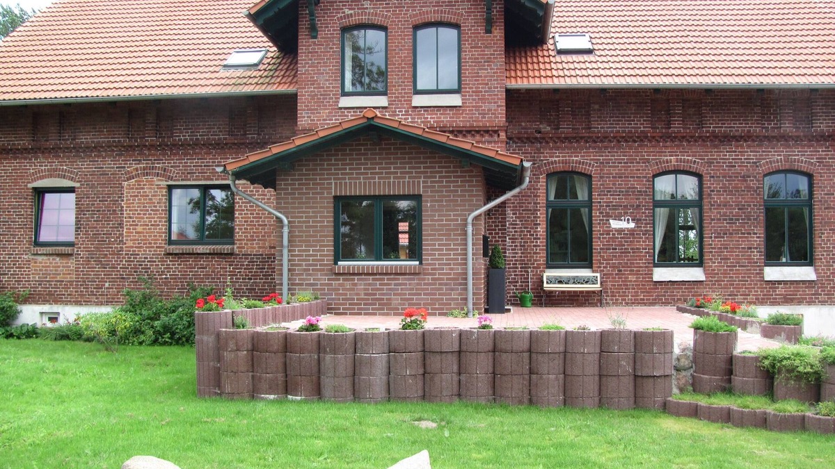 Chausseesiedlung House | Large farmhouse with pool, minutes from the beach